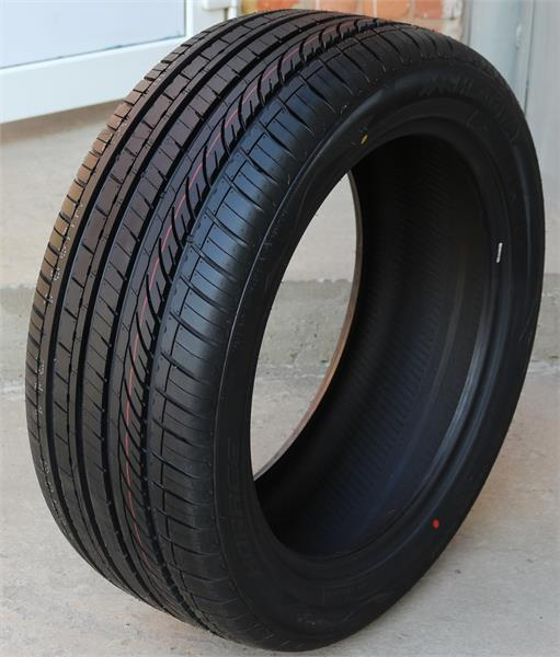245/40R19 98W HEADWAY HU901 245/40R19 98W HEADWAY HU901